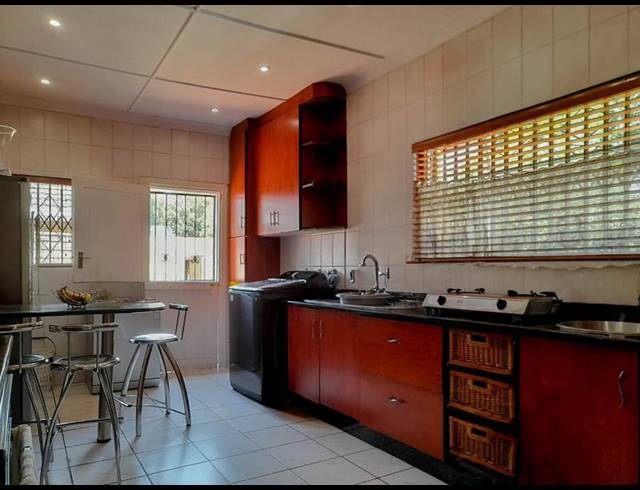 4 BEDROOM PROPERTY TO RENT IN FLORIDA PARK